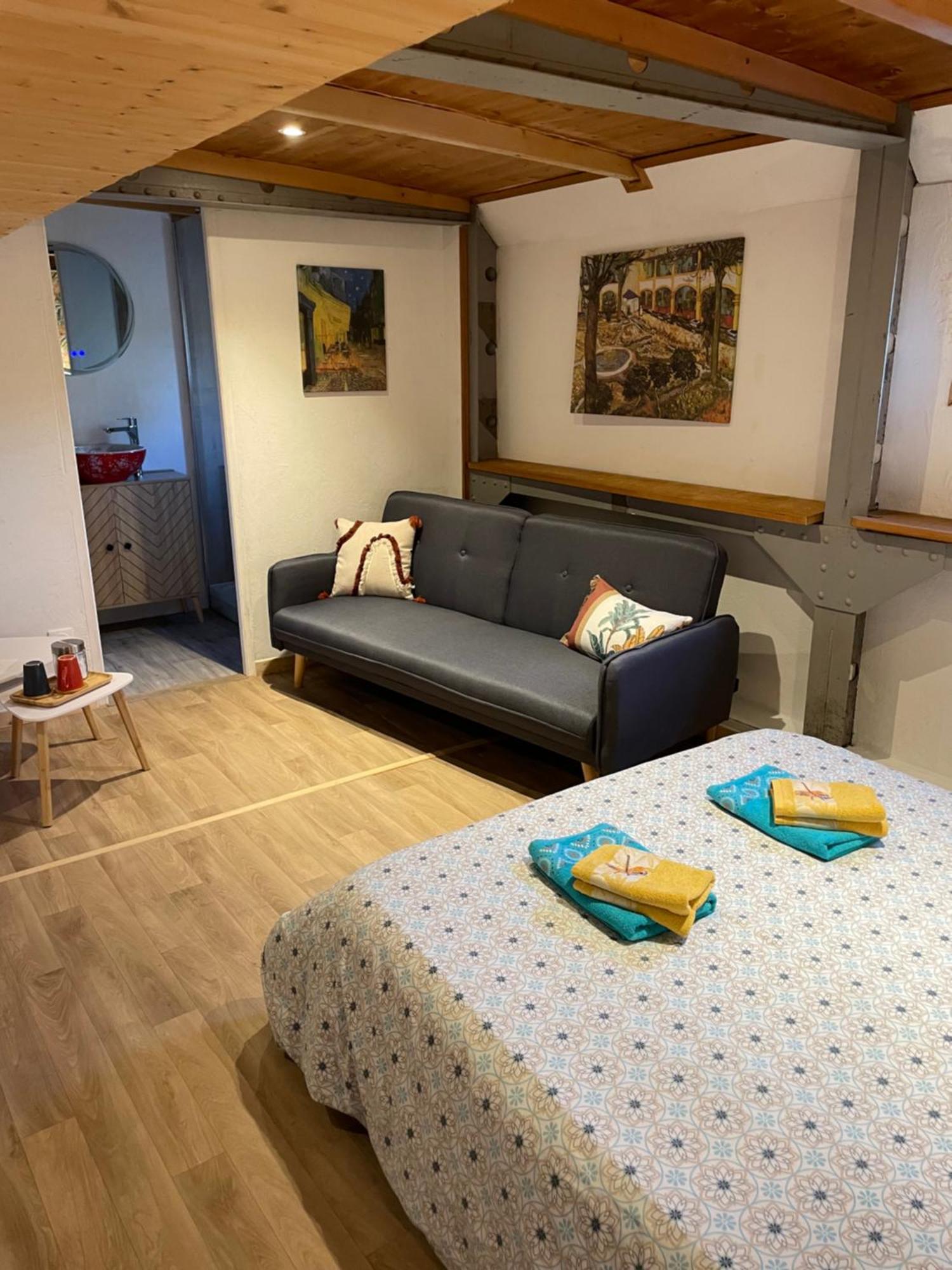 Peniche Le Pescalune - Chambre D'Hotes Arles Luaran gambar