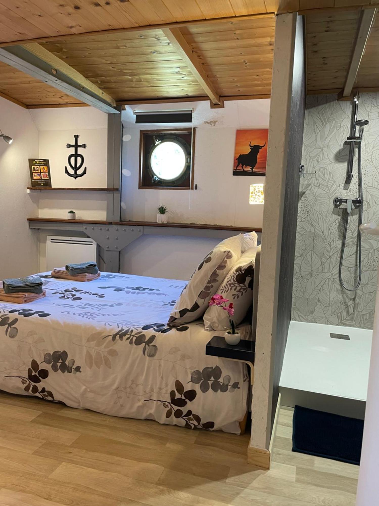 Peniche Le Pescalune - Chambre D'Hotes Arles Luaran gambar