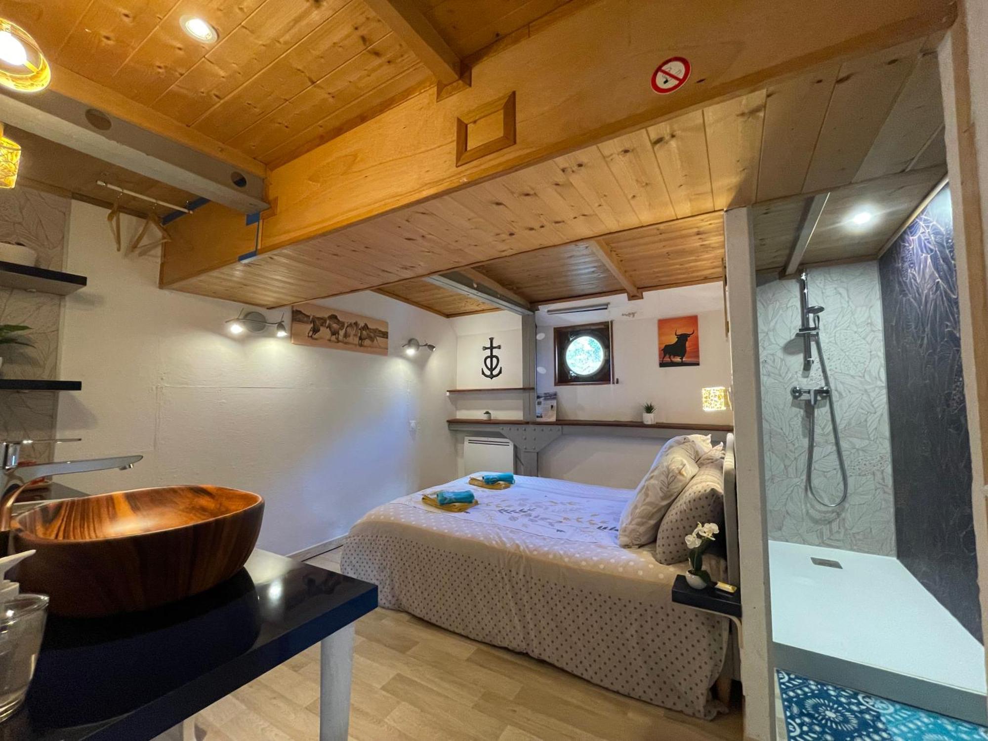 Peniche Le Pescalune - Chambre D'Hotes Arles Luaran gambar